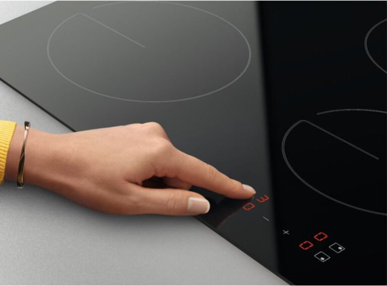 ZANUSSI ZHRN641K Εστία Κεραμική
